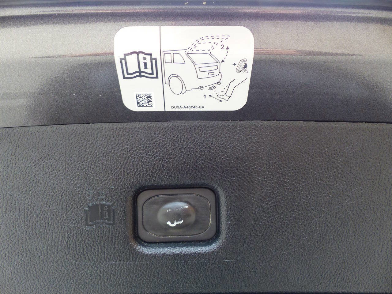 Used 2019 Lincoln Nautilus Premier AWD/4WD image 23