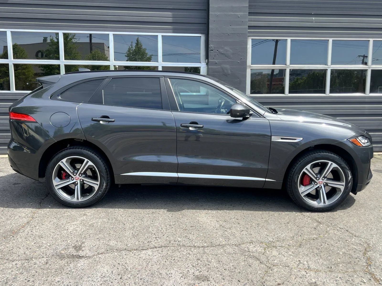 Used 2017 Jaguar F-PACE S AWD/4WD image 7