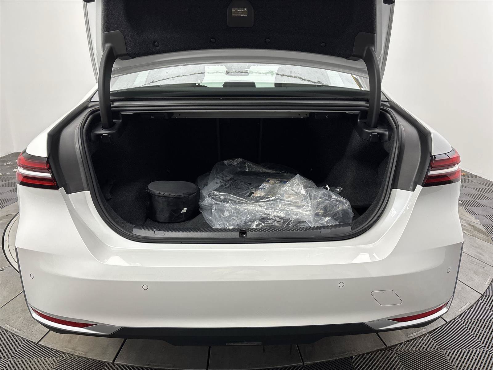 Used 2026 BMW i5 eDrive40 RWD image 21