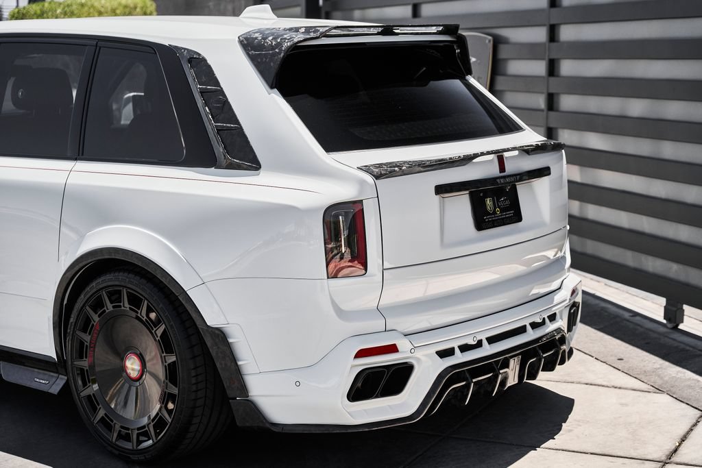 Used 2026 Rolls-Royce Cullinan AWD/4WD image 19