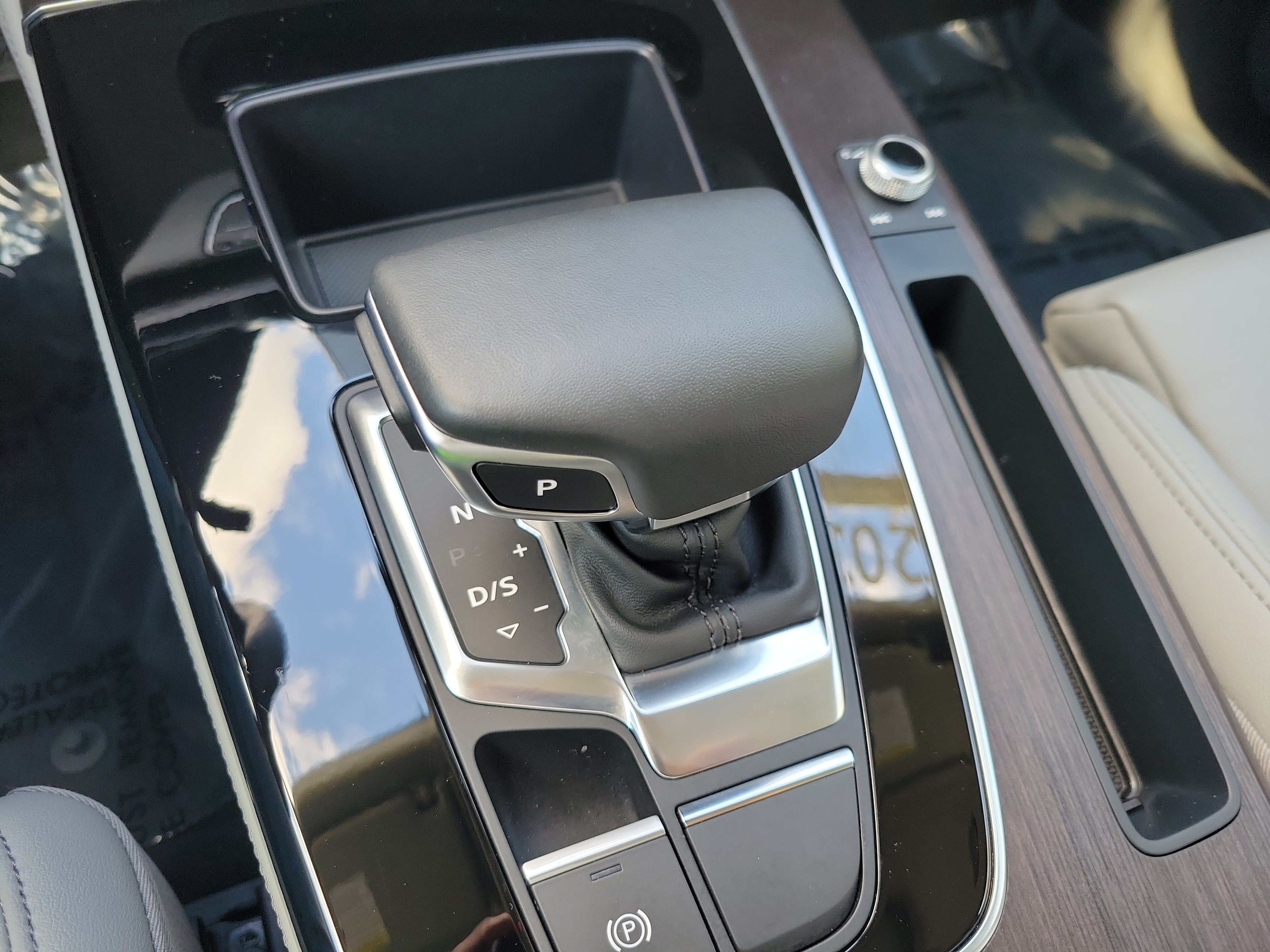 Certified 2025 Audi Q5 2.0T Premium Plus AWD/4WD image 26