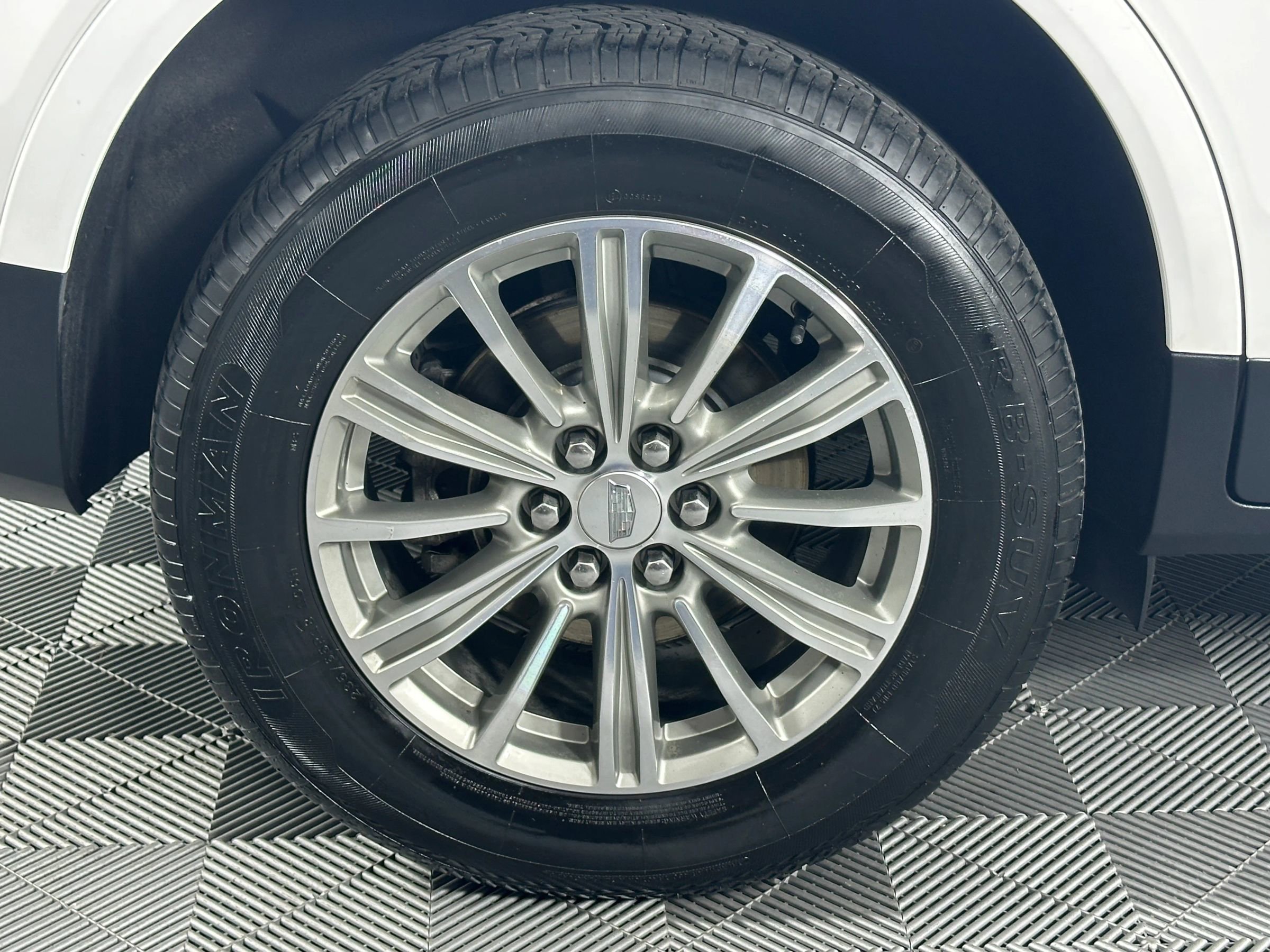 Used 2019 Cadillac XT5 Luxury FWD image 14