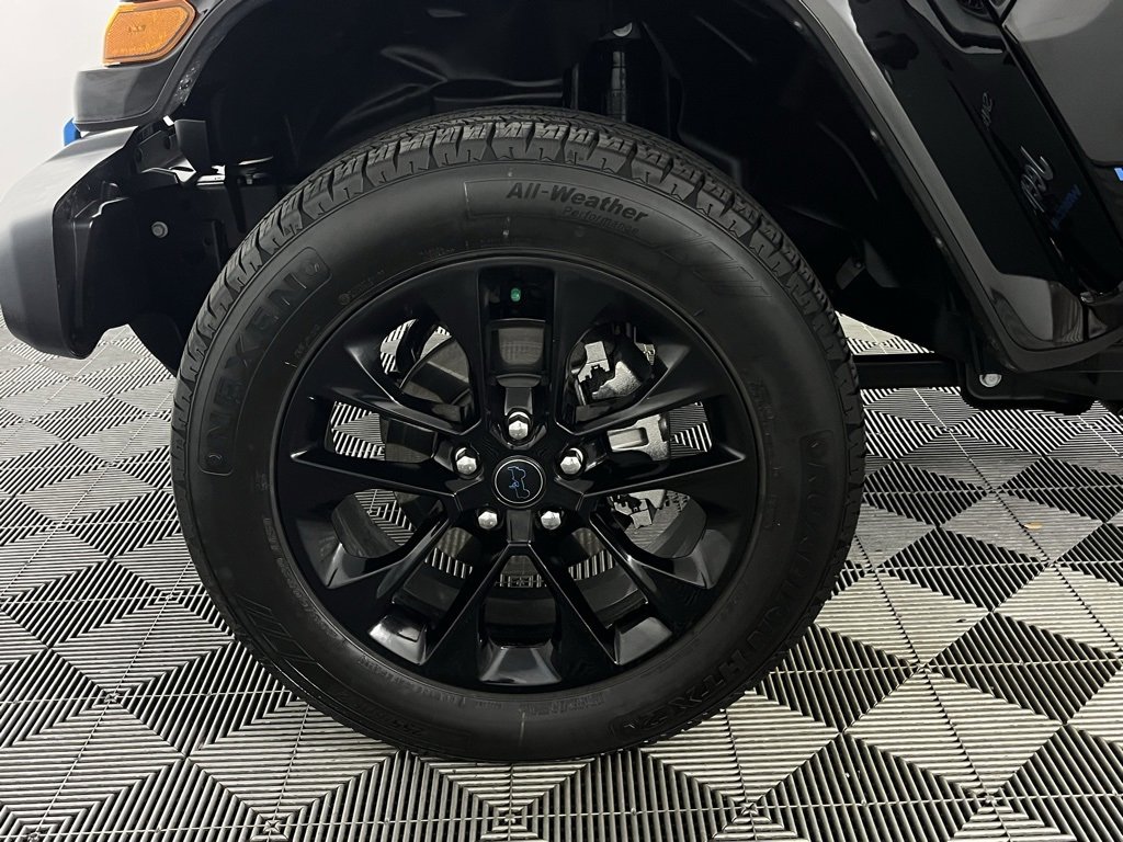 Used 2024 Jeep Wrangler Unlimited Sahara w/ Safety Group image 35