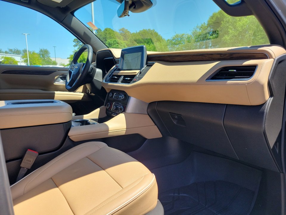 Used 2024 Chevrolet Tahoe Premier w/ Premium Package 2 AWD/4WD image 30