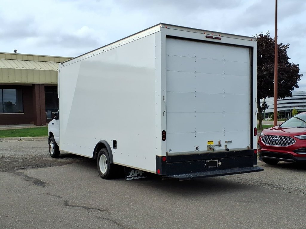 Used 2022 Ford E-450 and Econoline 450 Super Duty w/ Power Windows & Locks Group RWD image 2