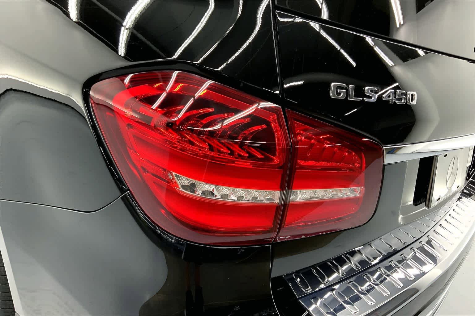 Used 2019 Mercedes-Benz GLS 450 4MATIC image 29
