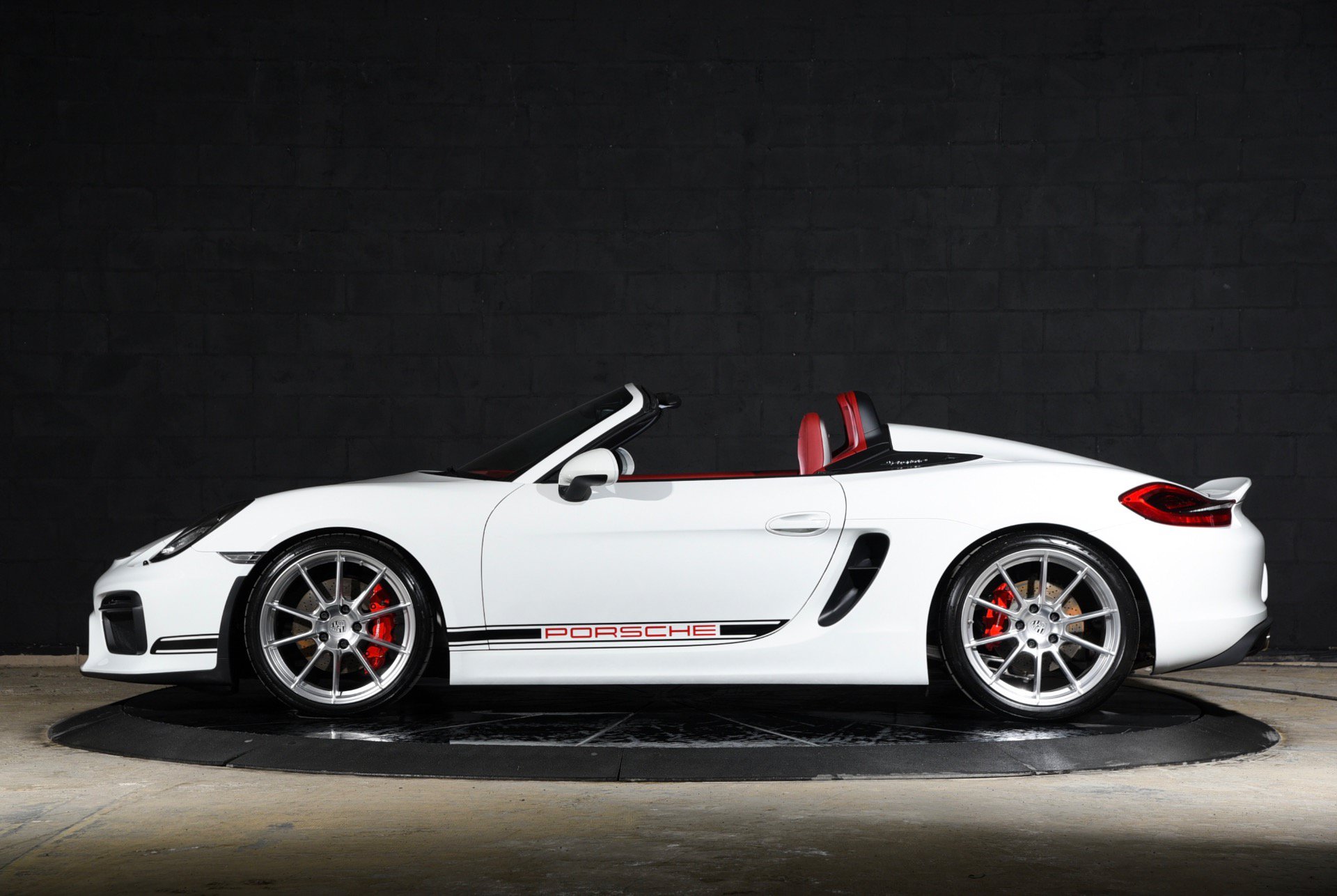 Used 2016 Porsche Boxster Spyder RWD image 13