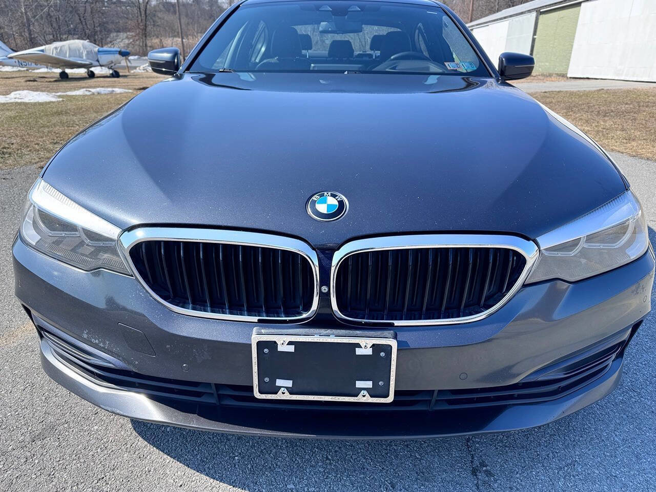 Used 2017 BMW 540i xDrive image 3