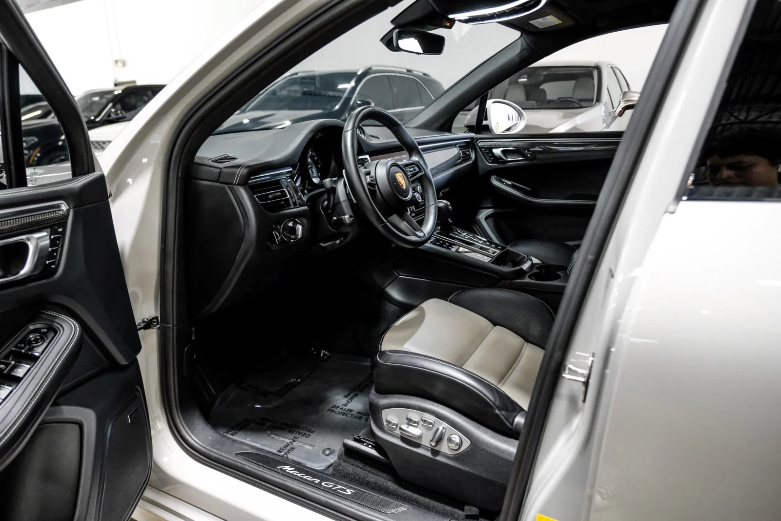 Used 2023 Porsche Macan GTS AWD/4WD image 2