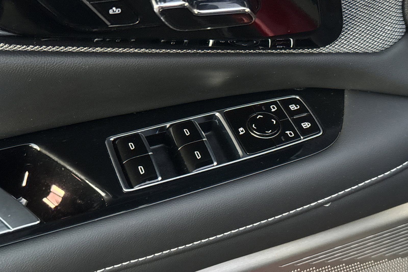 Certified 2025 Cadillac Optiq Luxury 1 image 11