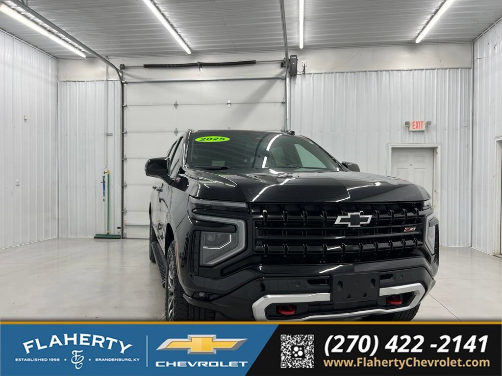 Used 2025 Chevrolet Suburban Z71 w/ Comfort Package AWD/4WD 360° Tour