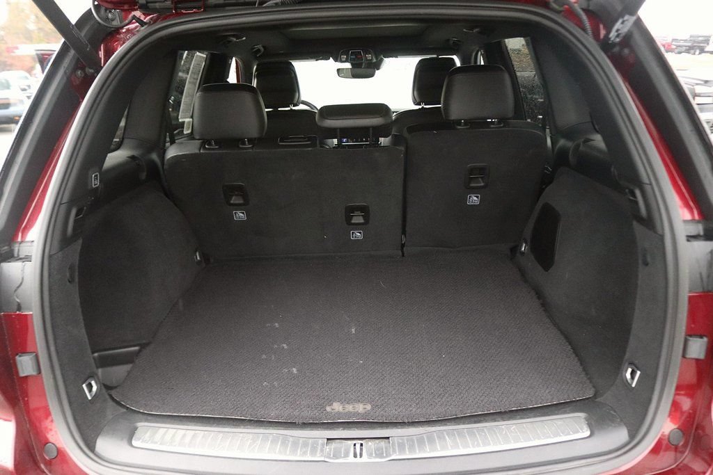 Used 2025 Jeep Grand Cherokee Summit AWD/4WD image 16
