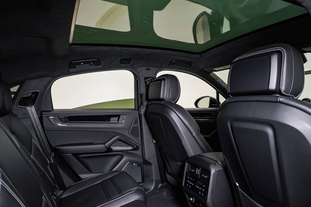 New 2026 Porsche Cayenne GTS AWD/4WD image 16