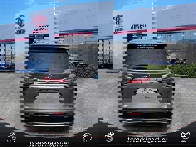 Certified 2023 Toyota Sienna Platinum image 4