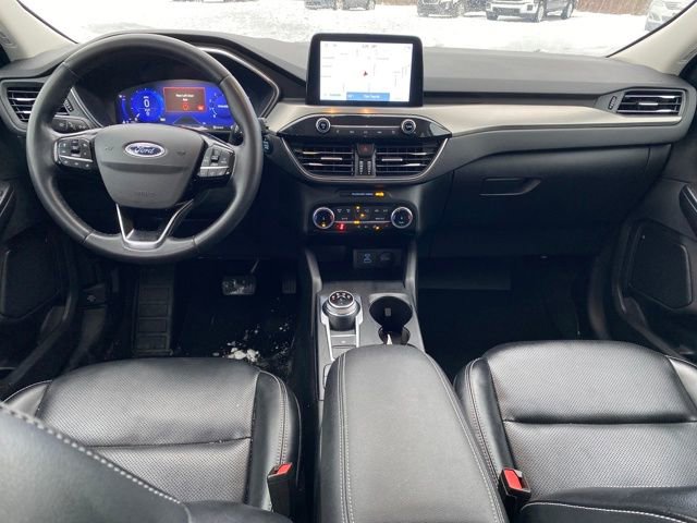Used 2022 Ford Escape Titanium image 5