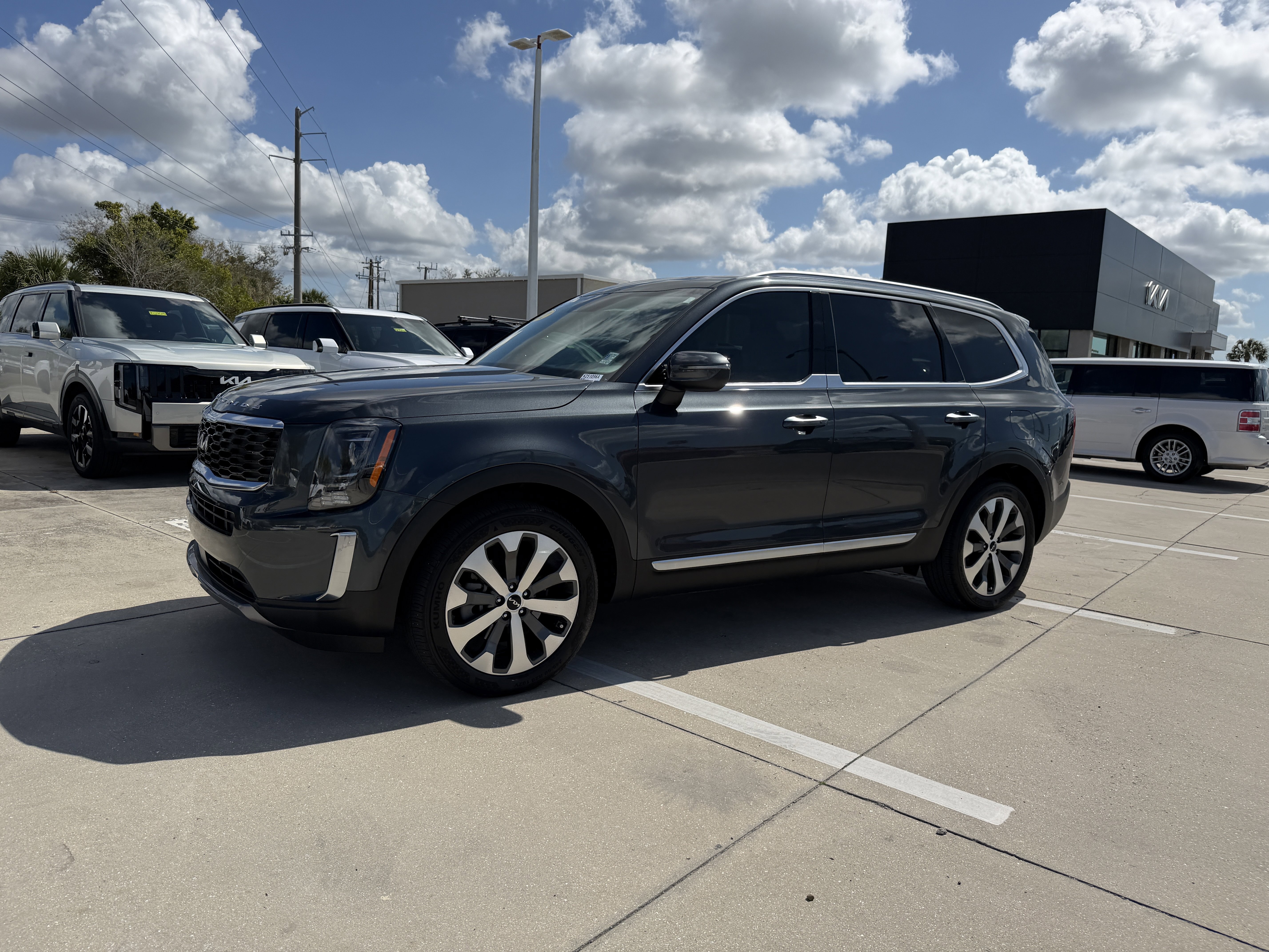Used 2022 Kia Telluride S image 8