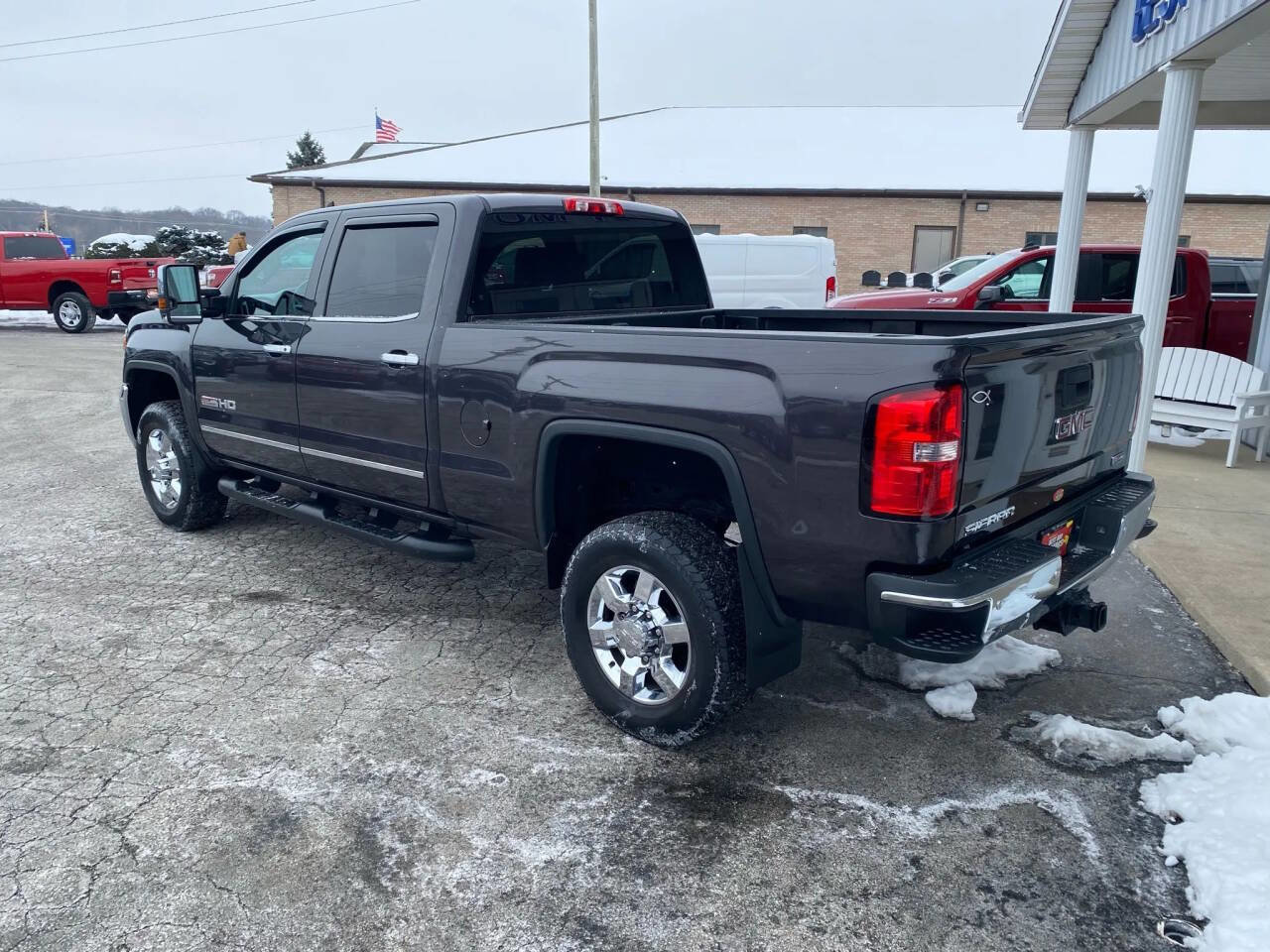 Used 2015 GMC Sierra 2500 SLE w/ All-Terrain HD Package image 4