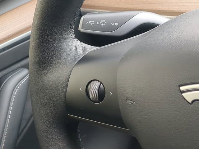 Used 2022 Tesla Model Y Performance image 29