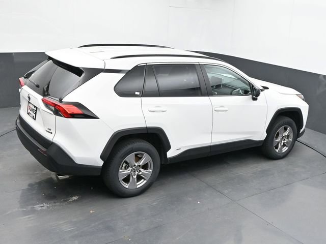 Used 2024 Toyota RAV4 LE AWD/4WD image 39