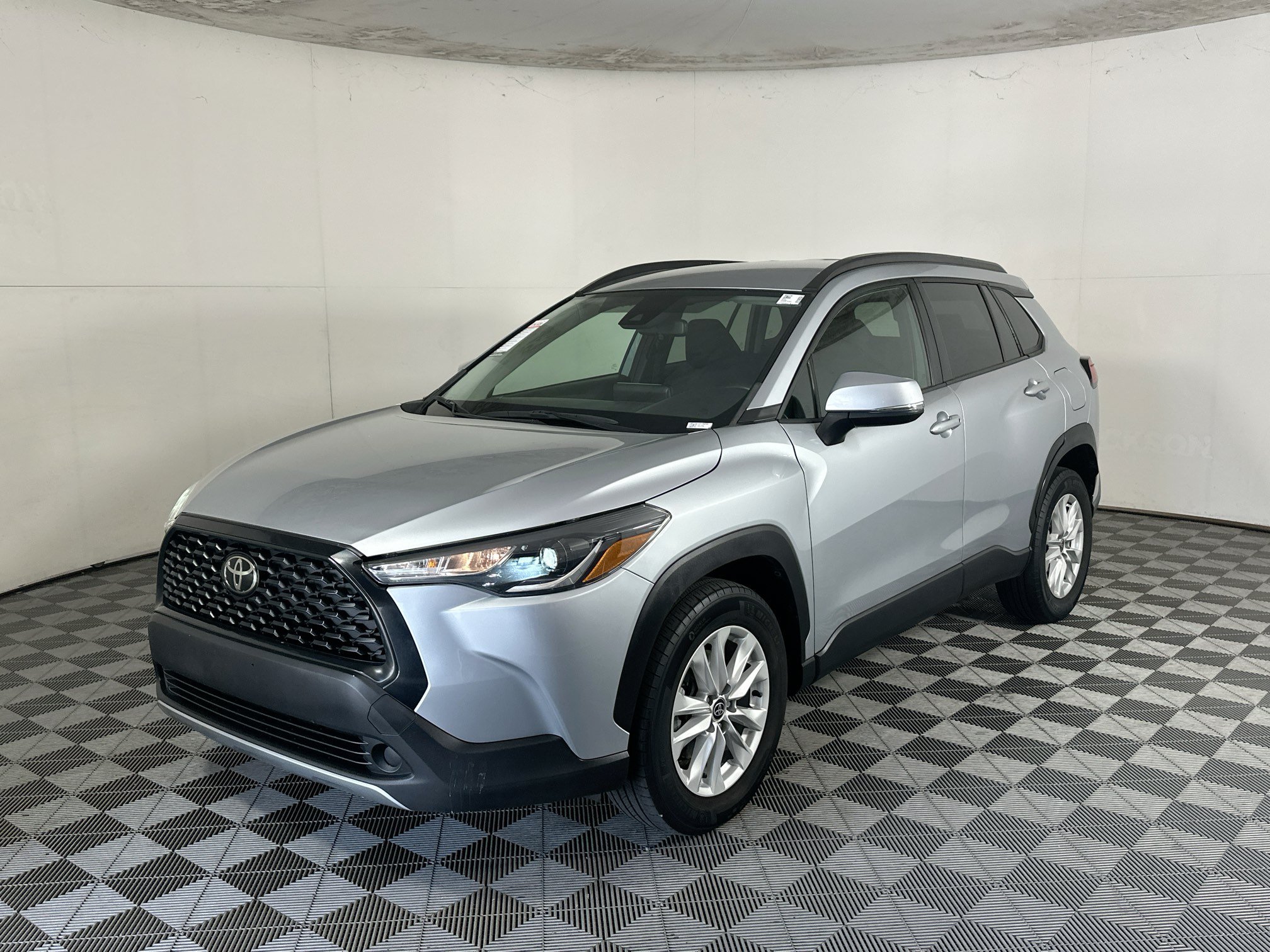 Used 2022 Toyota Corolla Cross LE FWD image 7