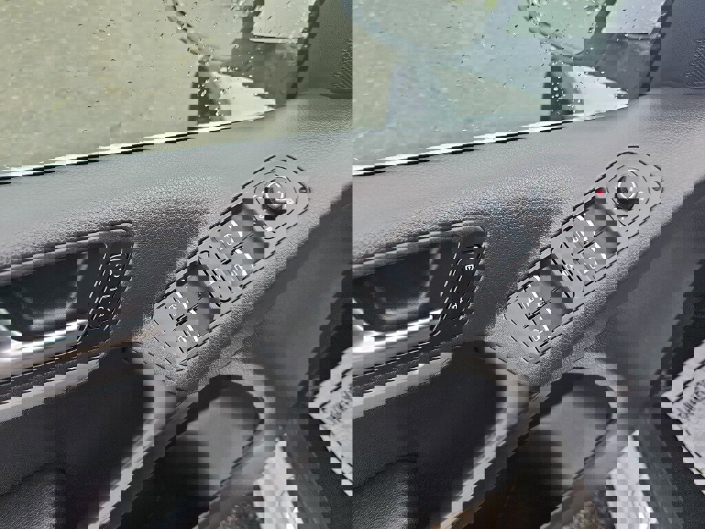 Used 2016 Volkswagen Tiguan R-Line image 10