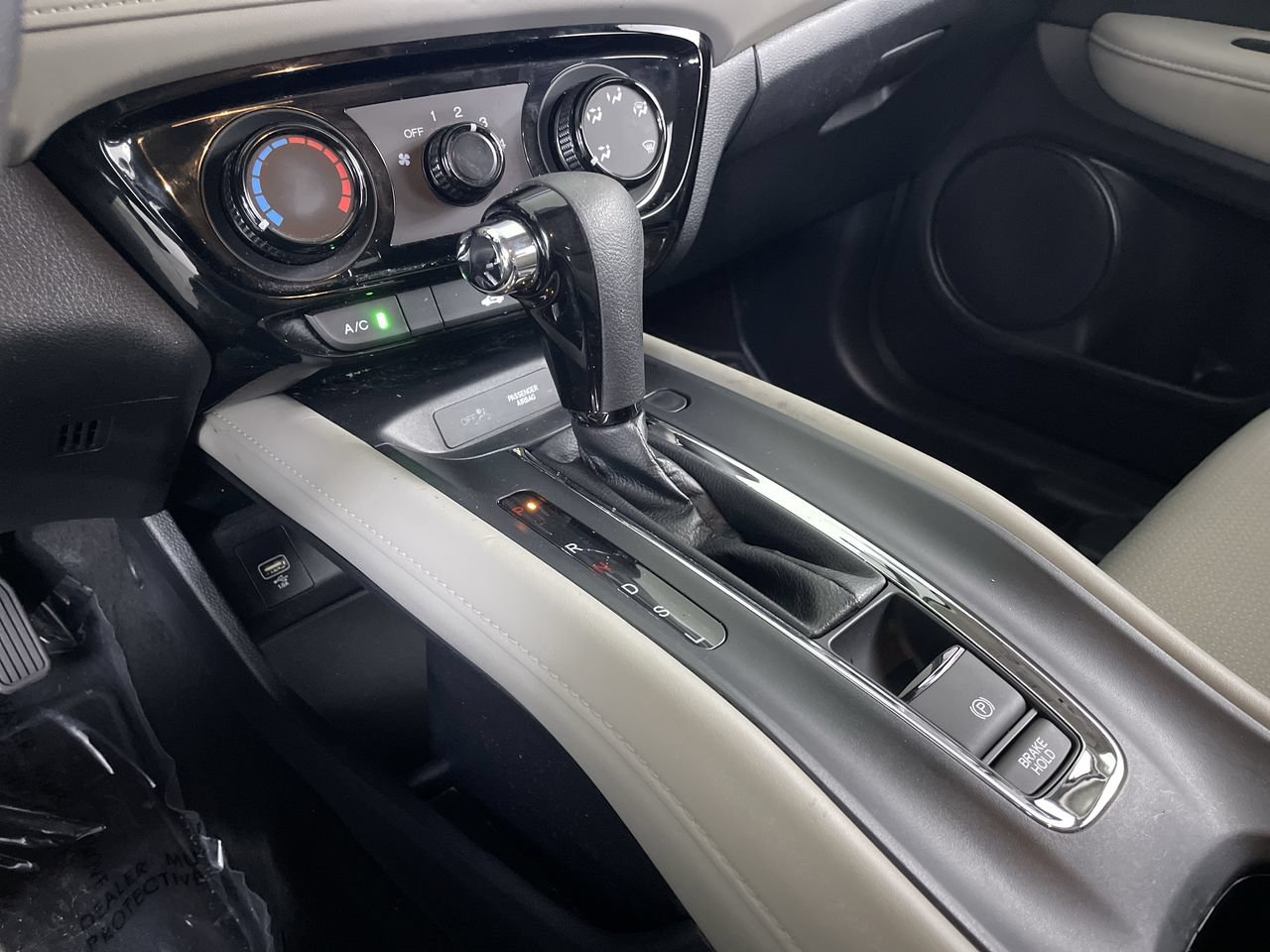 Used 2021 Honda HR-V LX image 17
