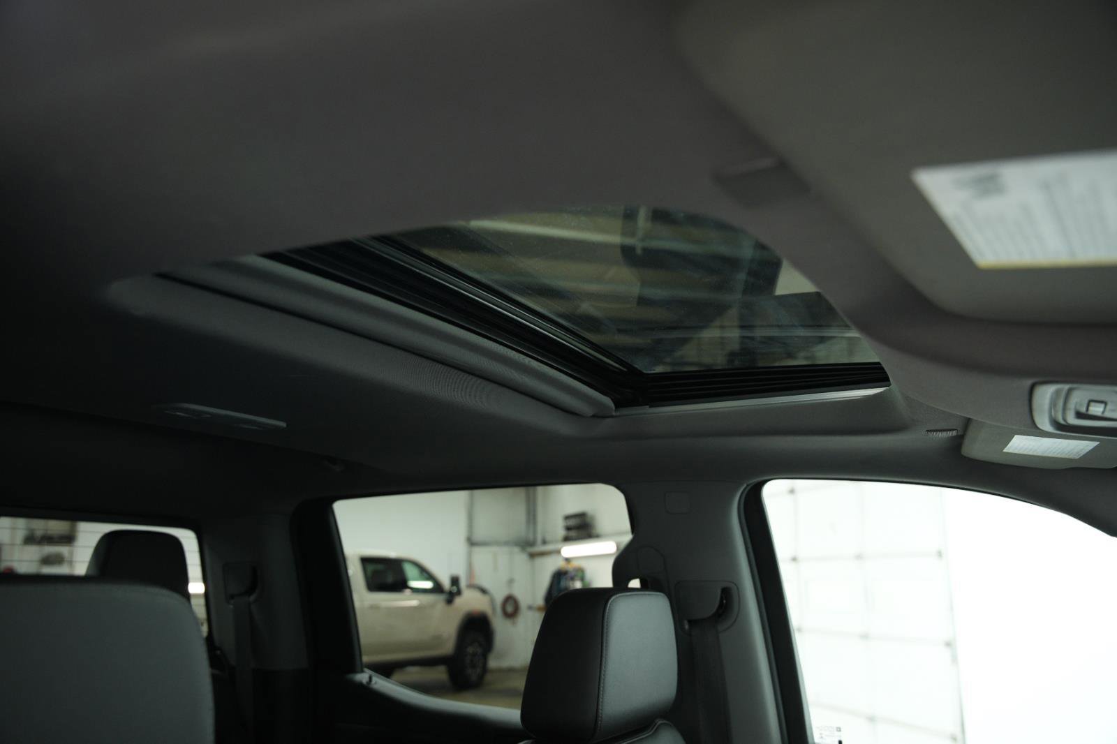 Used 2020 GMC Sierra 1500 SLT w/ SLT Premium Plus Package image 18