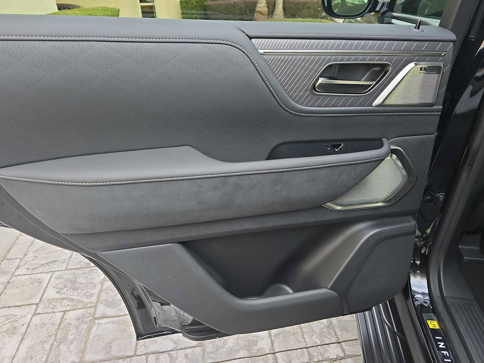 New 2026 INFINITI QX80 Autograph w/ Premium Cargo Package image 11