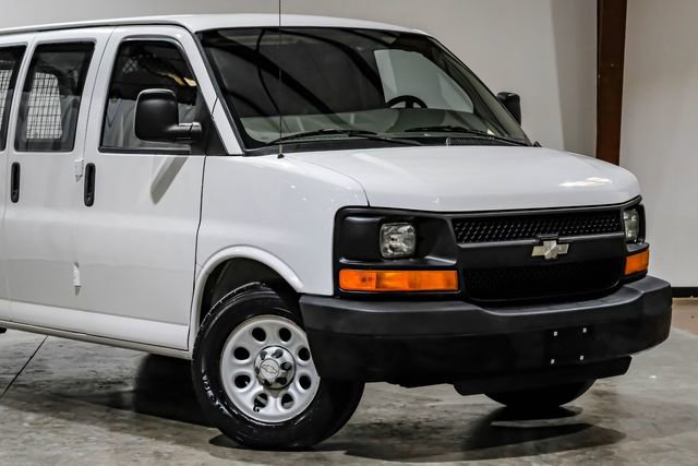 Used 2009 Chevrolet Express 1500 image 12