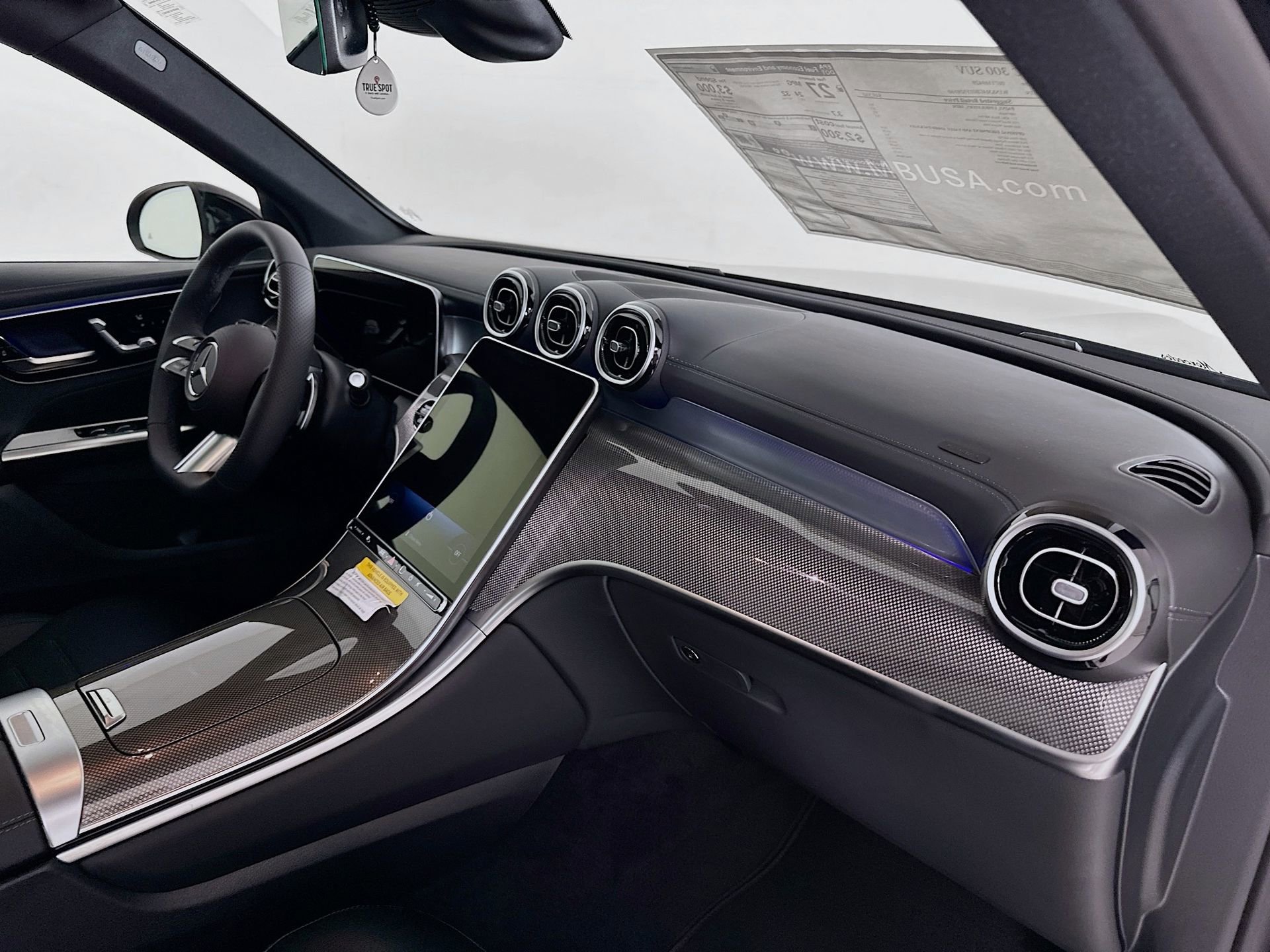 New 2026 Mercedes-Benz GLC 300 image 31