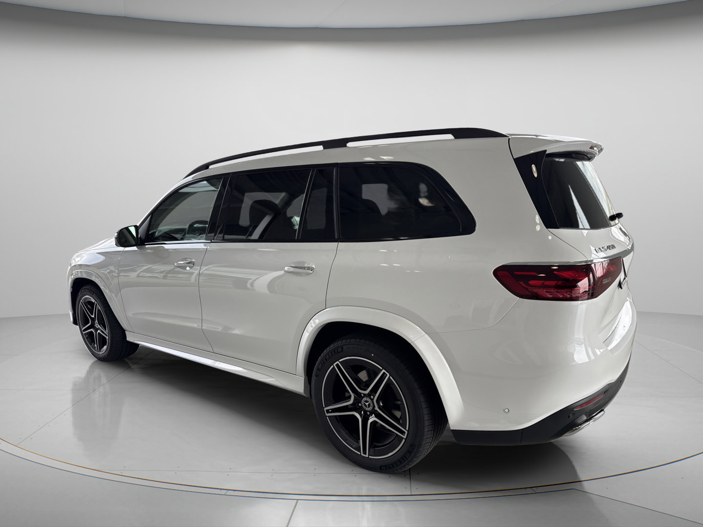Certified 2026 Mercedes-Benz GLS 450 4MATIC image 3