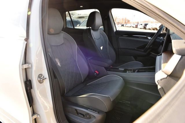 Certified 2026 Volkswagen Tiguan SEL R-Line image 20