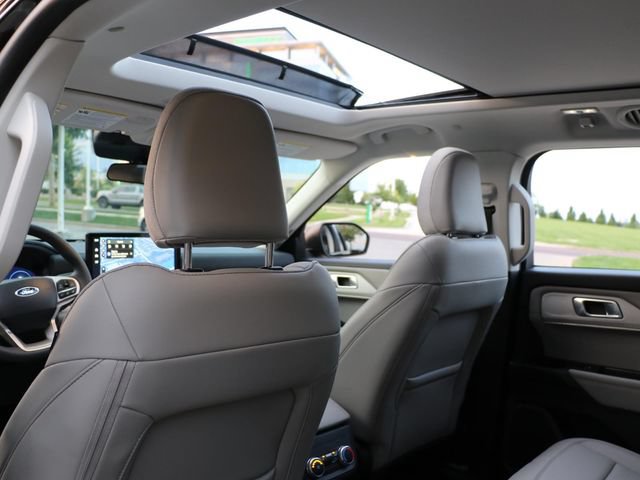 Used 2025 Ford Explorer Active w/ Active Comfort Package AWD/4WD image 15