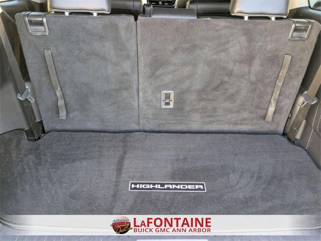 Used 2024 Toyota Highlander XLE image 25