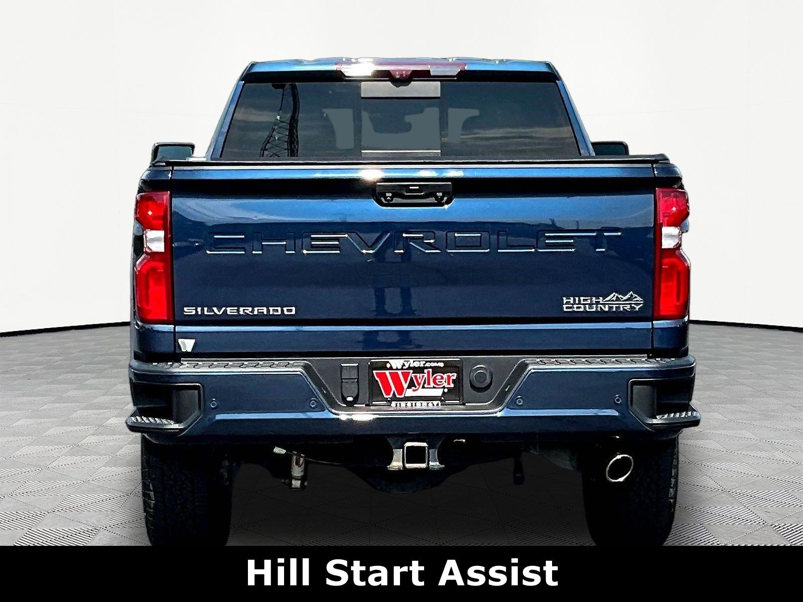 Used 2022 Chevrolet Silverado 2500 High Country w/ Z71 Off-Road Package AWD/4WD image 5