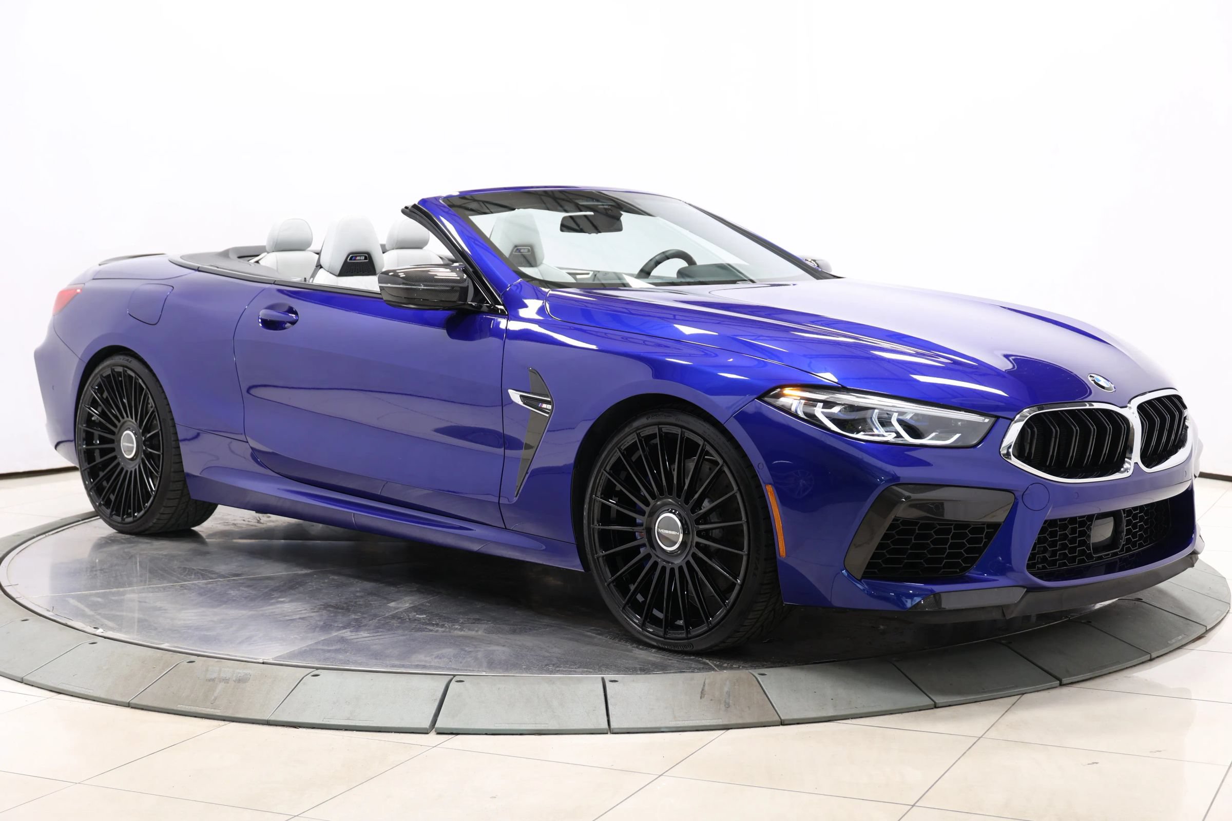 Used 2020 BMW M8 Convertible w/ M Carbon Exterior Package AWD/4WD image 92