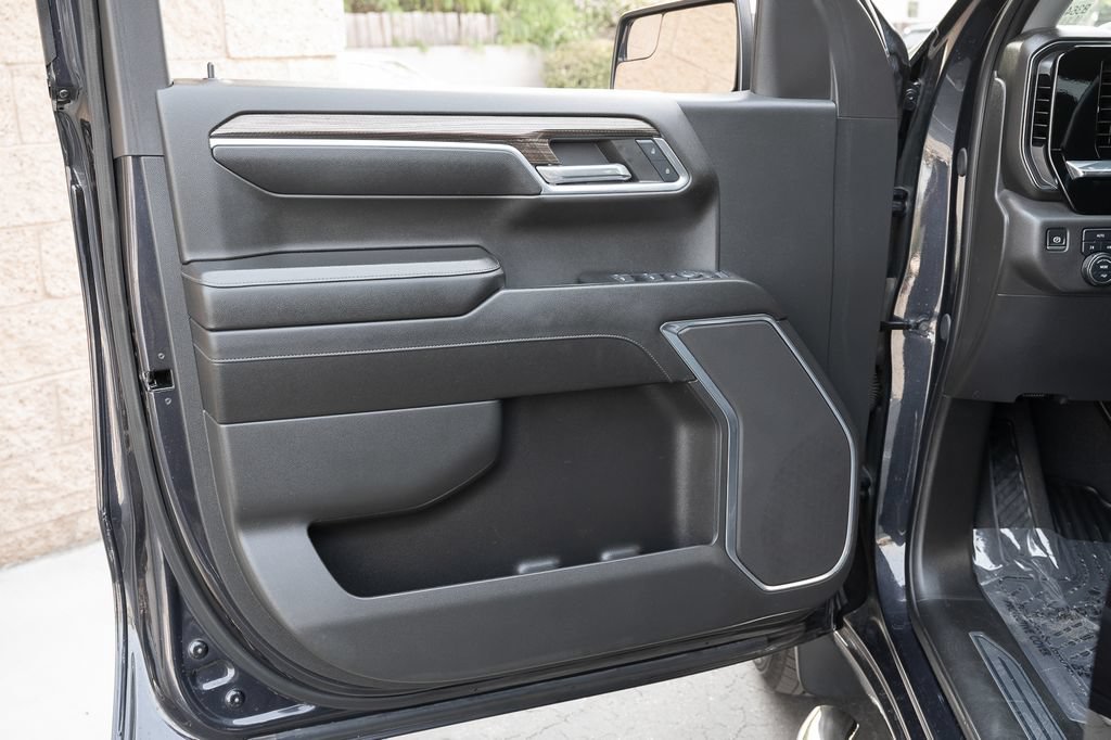 Used 2024 Chevrolet Silverado 1500 LT AWD/4WD image 24