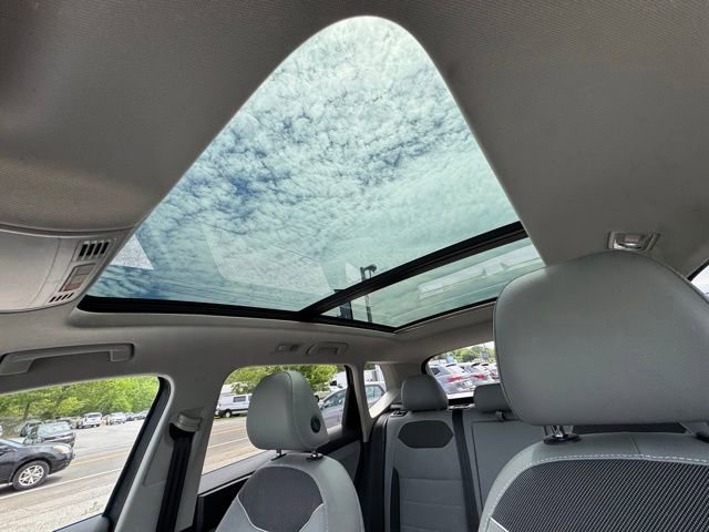 Certified 2023 Volkswagen Taos SE w/ Panoramic Sunroof Package FWD image 36