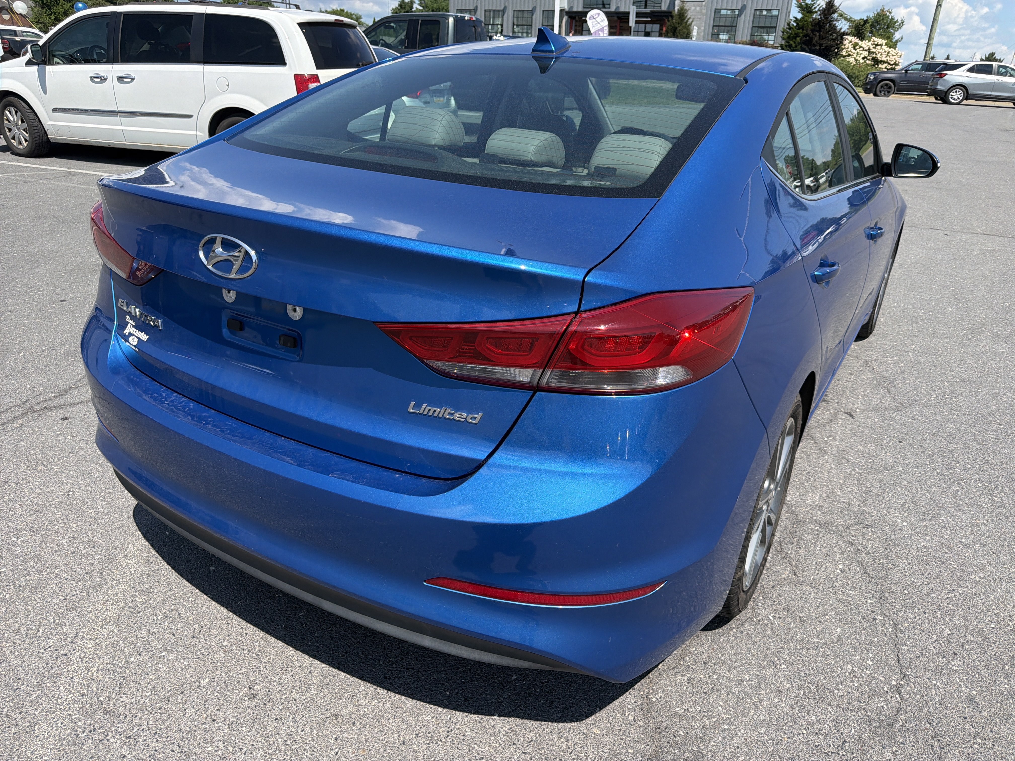 Used 2018 Hyundai Elantra Limited w/ Limited Ultimate Package 02 FWD video 3