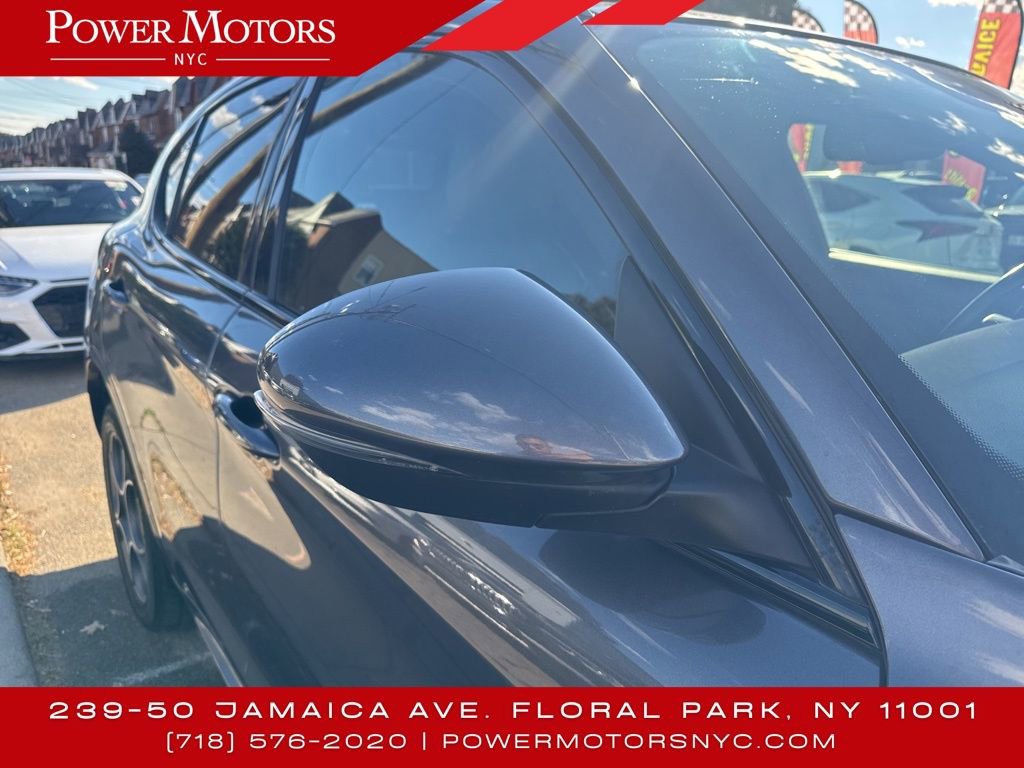 Used 2023 Alfa Romeo Stelvio Ti image 11