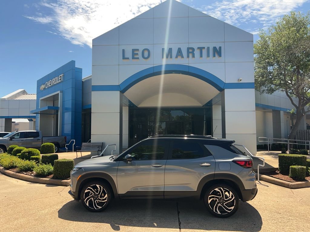 Used 2025 Chevrolet TrailBlazer RS w/ Convenience Package image 1