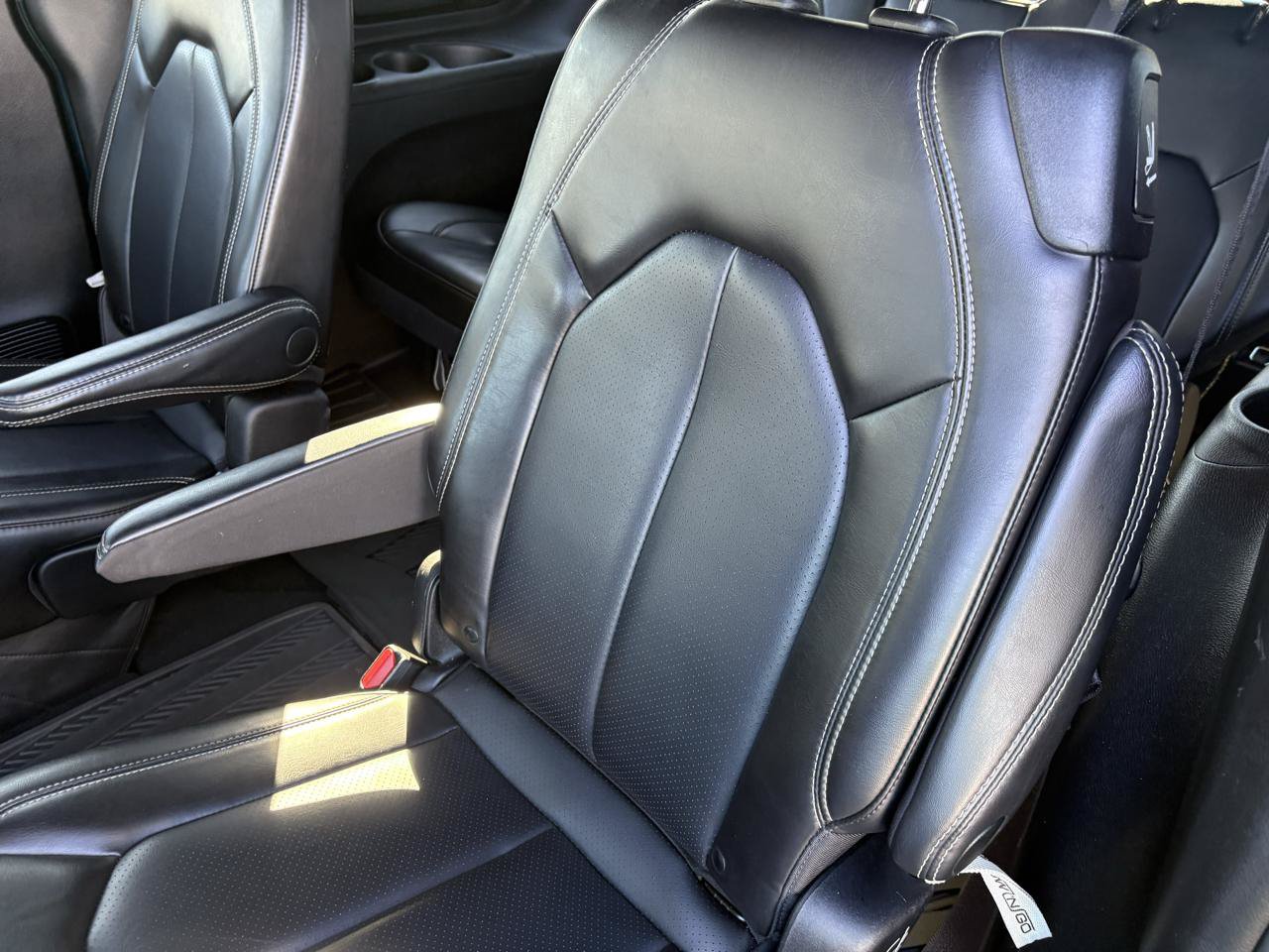Used 2023 Chrysler Pacifica Touring-L w/ S Appearance Package FWD image 31
