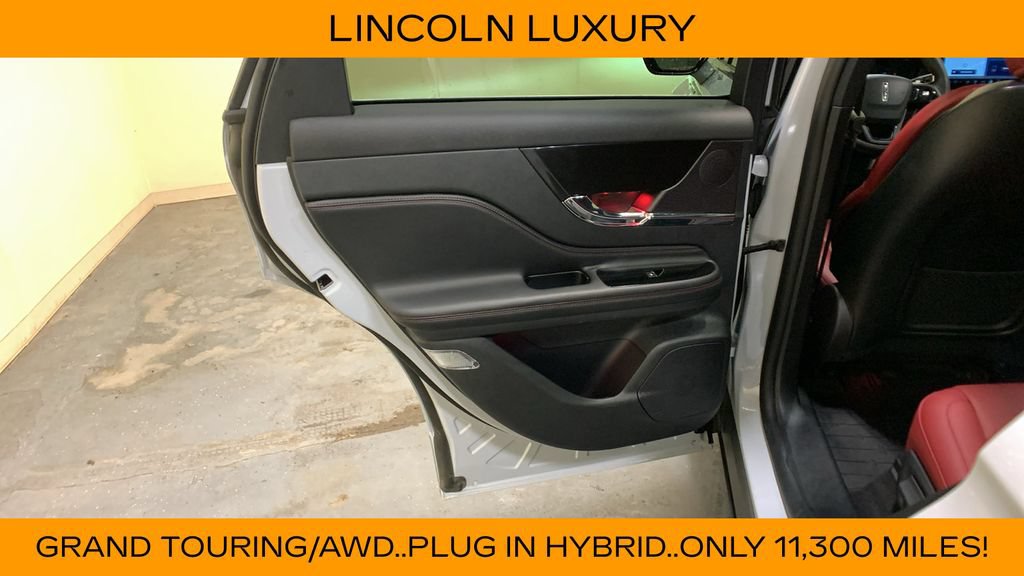 Used 2025 Lincoln Corsair Grand Touring w/ Towing Package AWD/4WD image 21