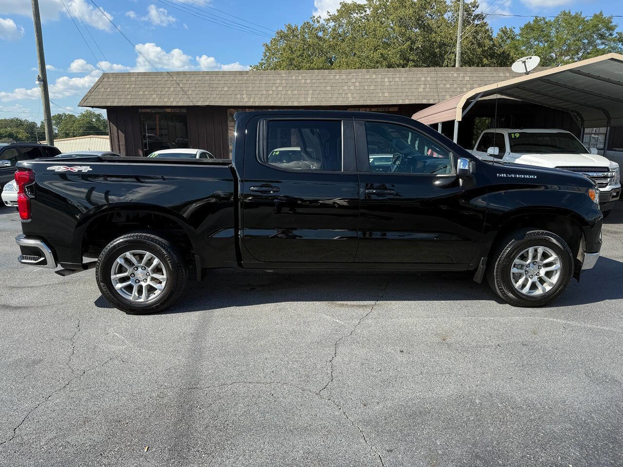 Used 2024 Chevrolet Silverado 1500 LT w/ Safety Package image 3