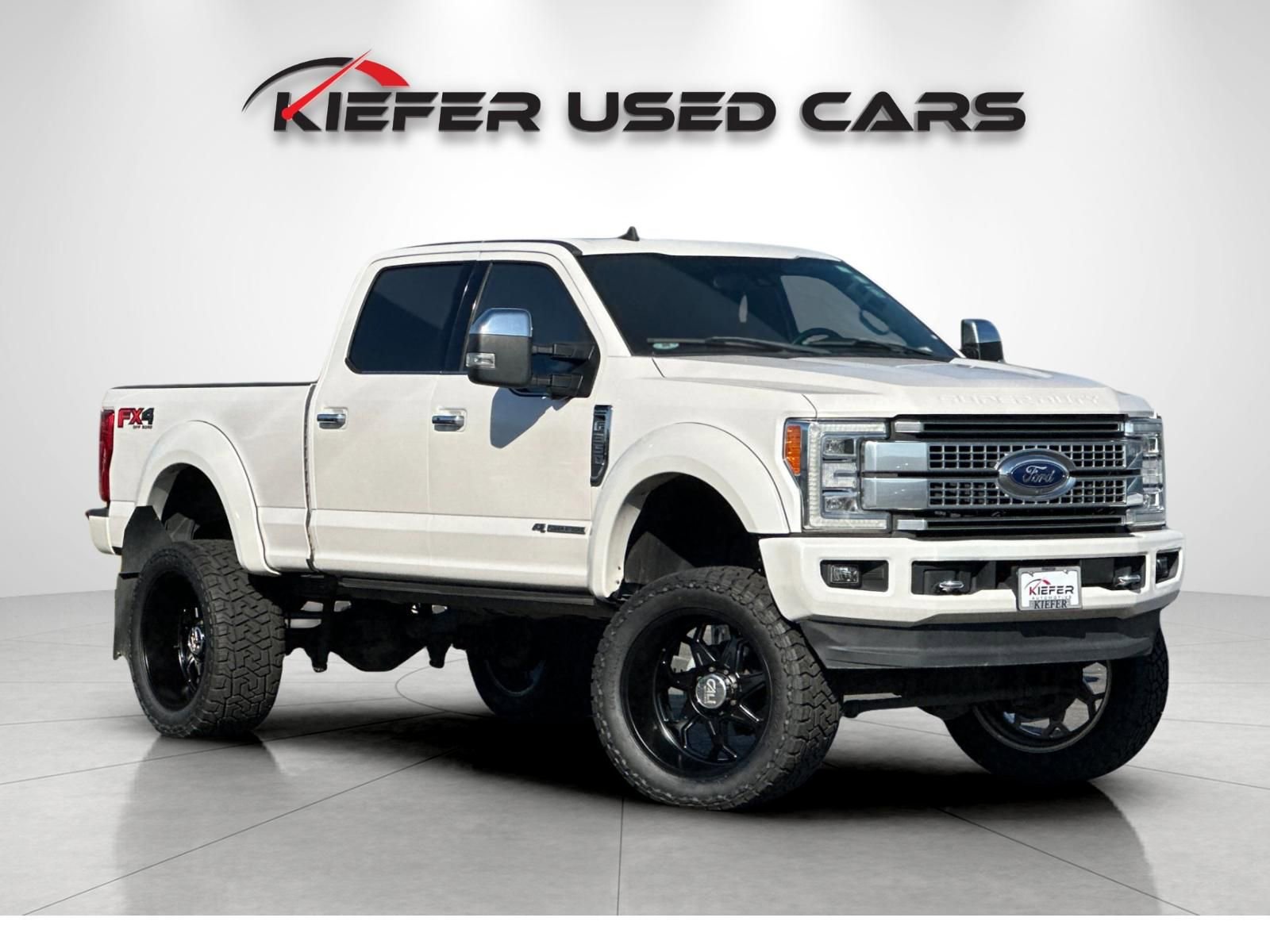 Used 2019 Ford F350 Platinum w/ Platinum Ultimate Package image 2
