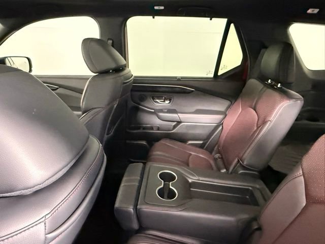 Used 2025 Honda Pilot Black Edition image 38