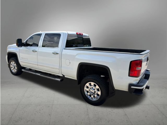 Used 2015 GMC Sierra 2500 Denali w/ Duramax Plus Package AWD/4WD image 3