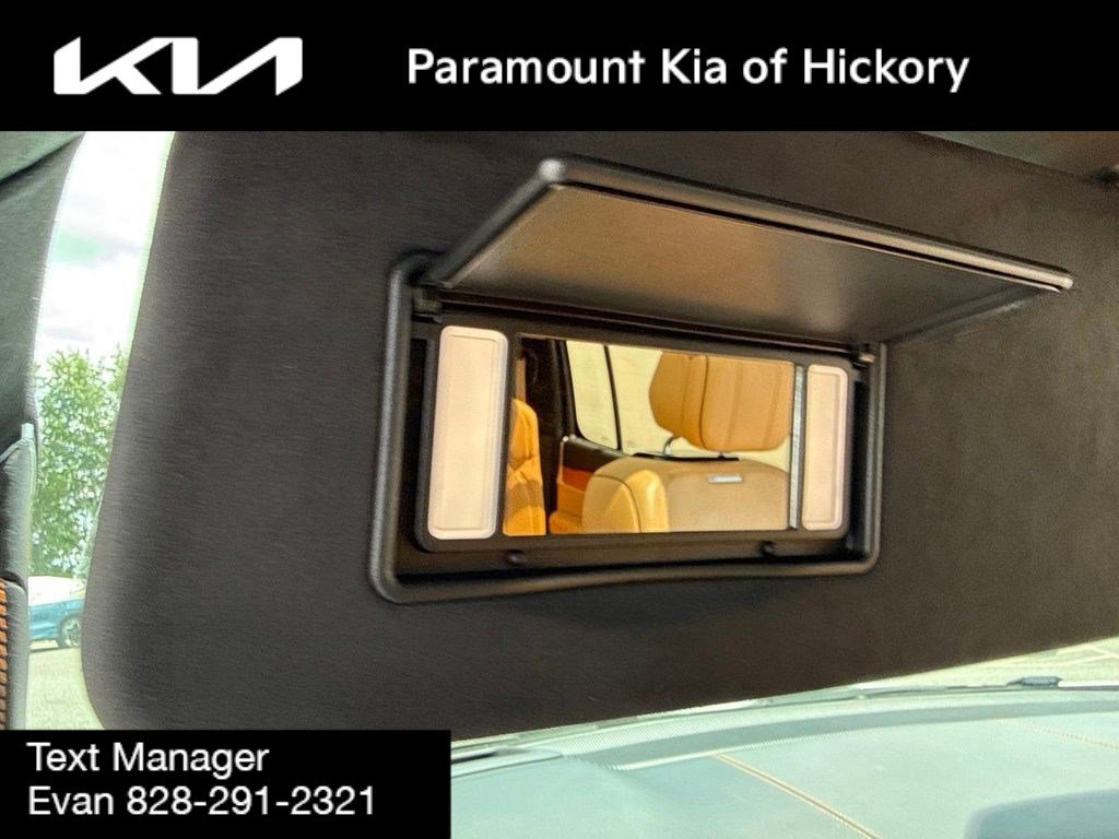 Used 2022 Jeep Grand Wagoneer Series III AWD/4WD image 37