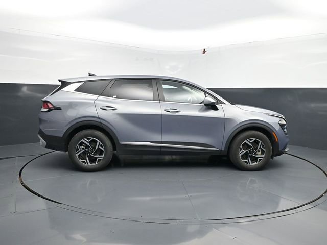 Used 2025 Kia Sportage LX image 11