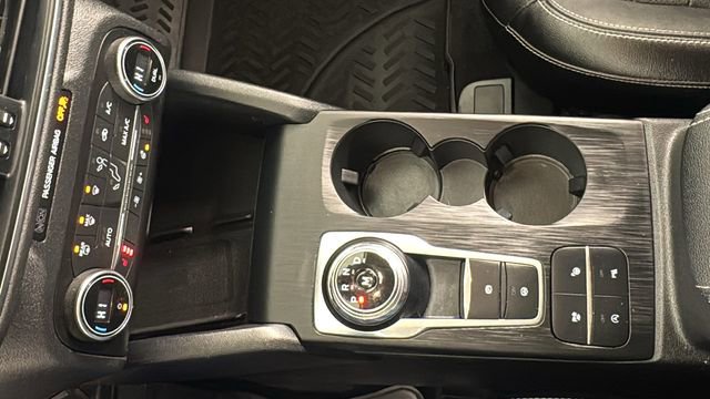 Used 2020 Ford Escape Titanium image 30